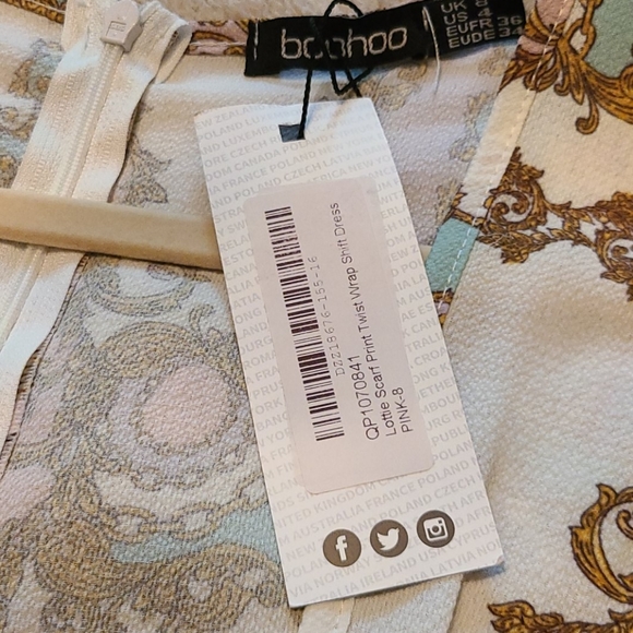 Boohoo Lottie Scarf Print Twist Wrap Shift Dress - Picture 11 of 11